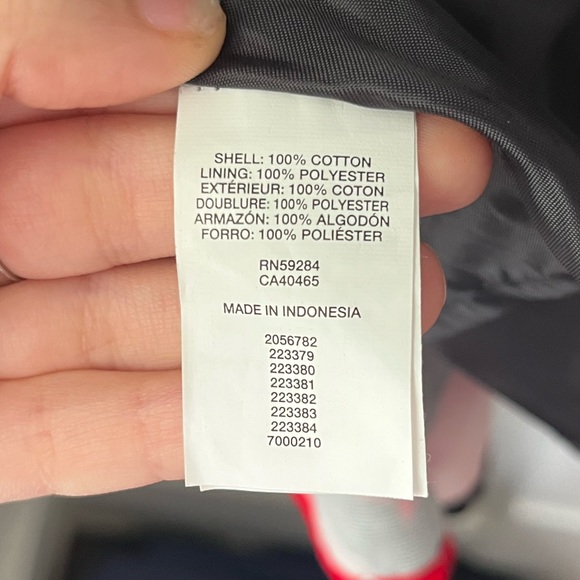 Pictures of front and back Inside out and for the bow theres buttons to clip it - Picture 2 of 9